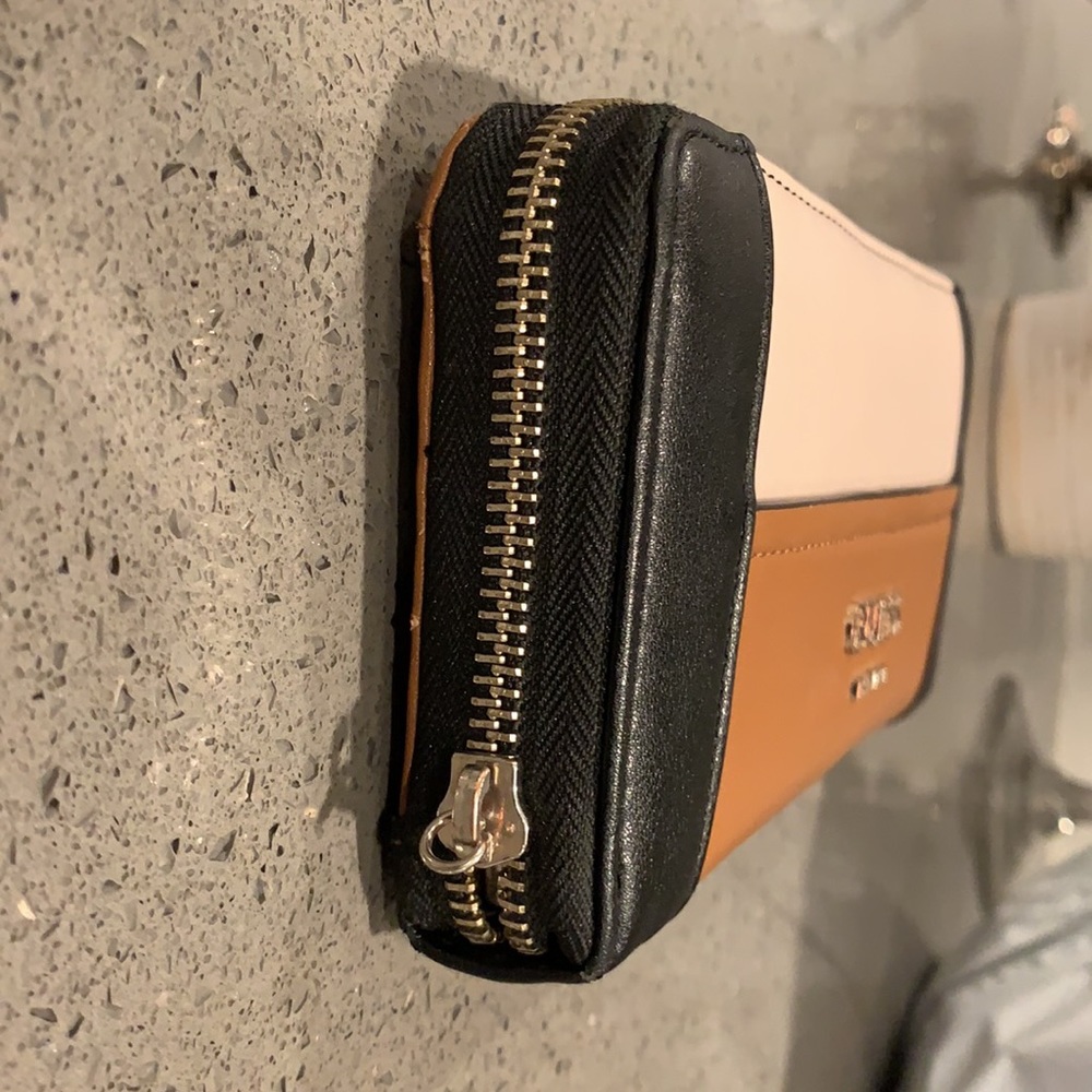 Guess wallet - Picture 5 of 7